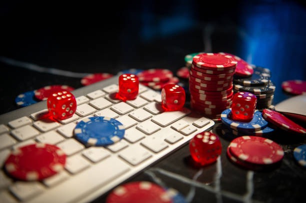 Live Super Sic Bo dealer shaking dice in HD studio broadcast